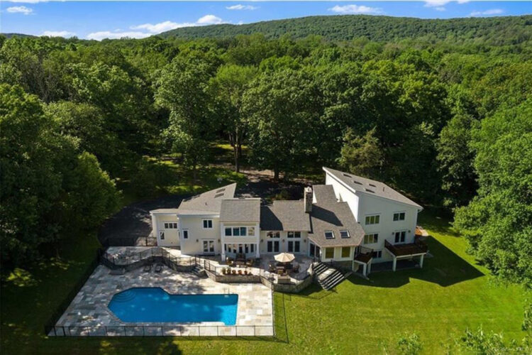 Clementine Hudson Valley, Residential Eating Disorder Program in Westchester County, NY, Now Open to Treat Adolescents of All Genders